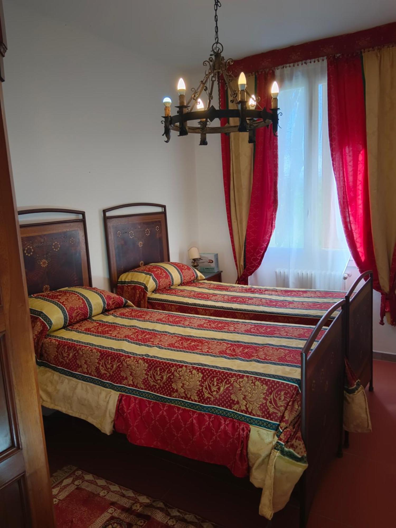 La Maison Rouge 克雷斯佩拉诺 外观 照片